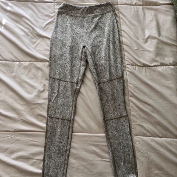 Gymshark Fleur Texture Leggings - Picture 2 of 9
